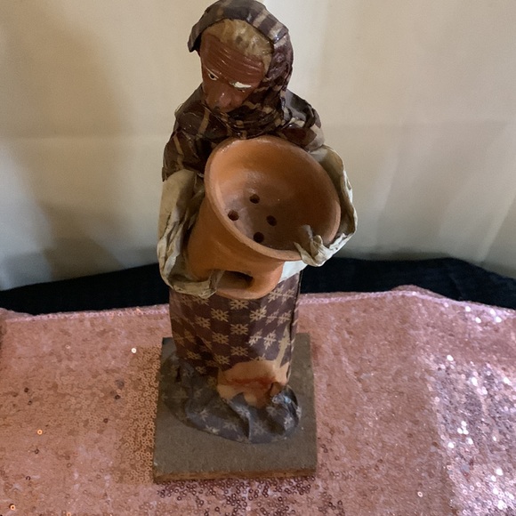 Vintage Older Village Woman Carrying Mud Clay Pot Women Made In Paper Mache EUC - Picture 5 of 11